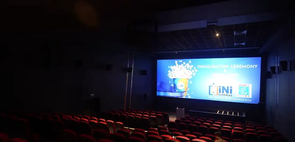 iNi Cinemas screen