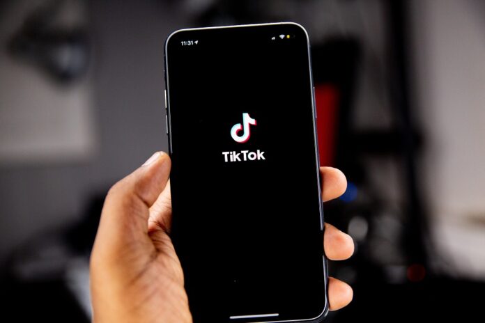 TikTok-mobile